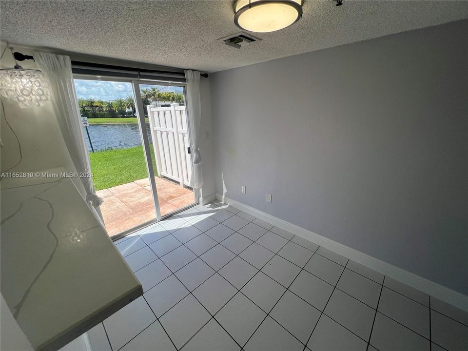 Active With Contract: $2,600 (2 beds, 2 baths, 1322 Square Feet)