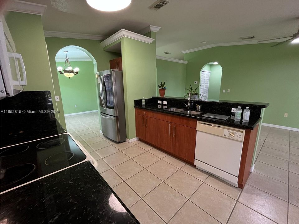 For Rent: $3,500 (2 beds, 2 baths, 1499 Square Feet)