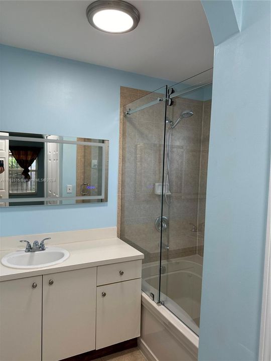 Recently Rented: $3,300 (3 beds, 2 baths, 1499 Square Feet)