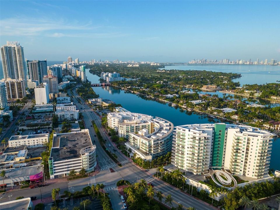 For Sale: $830,000 (2 beds, 2 baths, 1135 Square Feet)