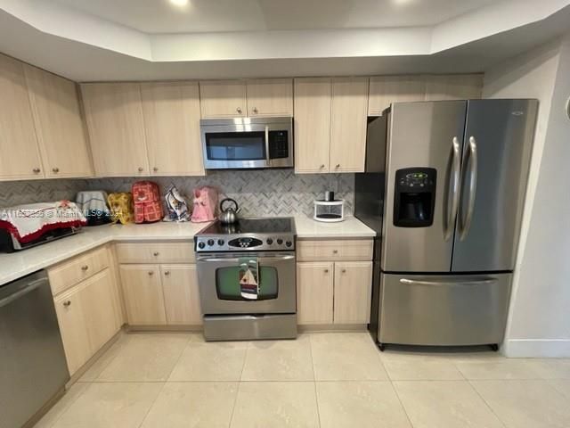 For Rent: $4,600 (2 beds, 2 baths, 1228 Square Feet)