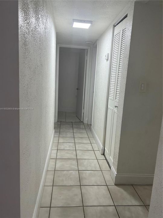 For Rent: $2,300 (2 beds, 1 baths, 1026 Square Feet)