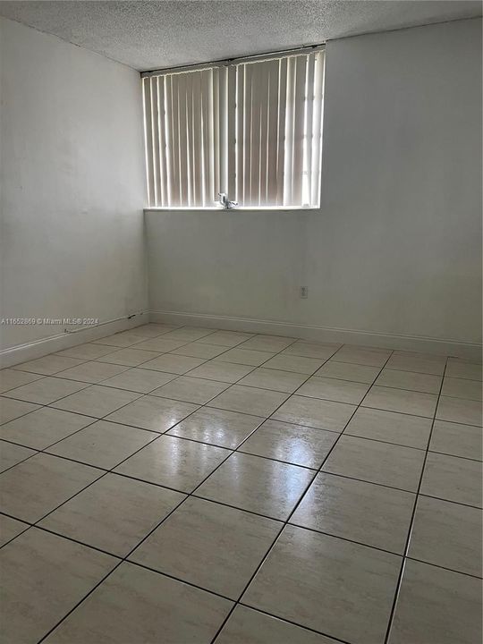 For Rent: $2,300 (2 beds, 1 baths, 1026 Square Feet)