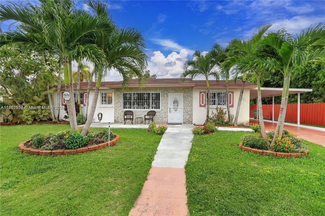 For Sale: $589,900 (4 beds, 2 baths, 1698 Square Feet)