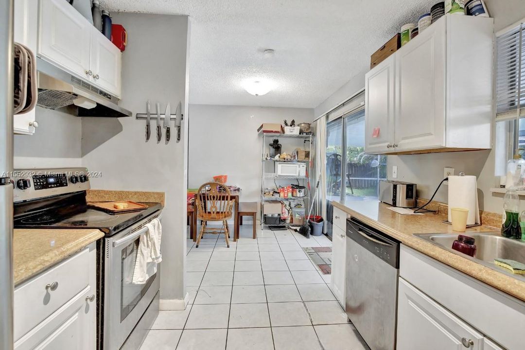 For Sale: $450,000 (3 beds, 2 baths, 1125 Square Feet)