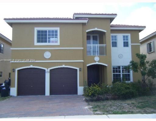 For Rent: $4,400 (5 beds, 4 baths, 2740 Square Feet)