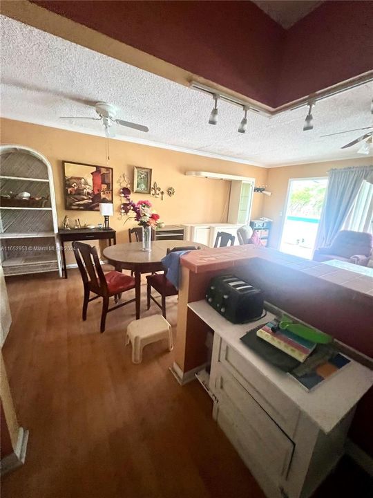 En Venta: $99,900 (1 camas, 1 baños, 700 Pies cuadrados)