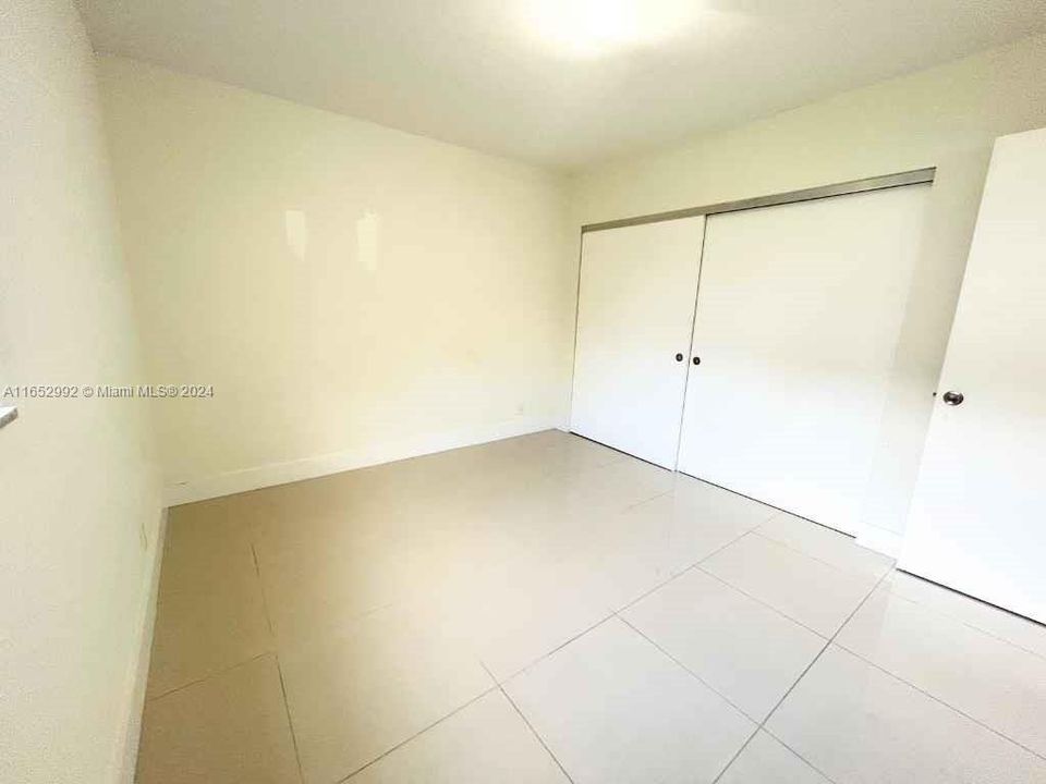 For Rent: $2,100 (2 beds, 2 baths, 949 Square Feet)