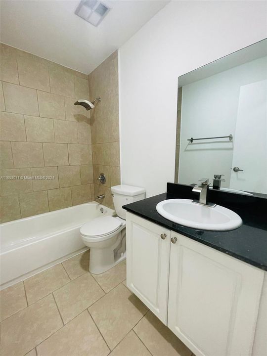 For Rent: $2,400 (2 beds, 2 baths, 856 Square Feet)