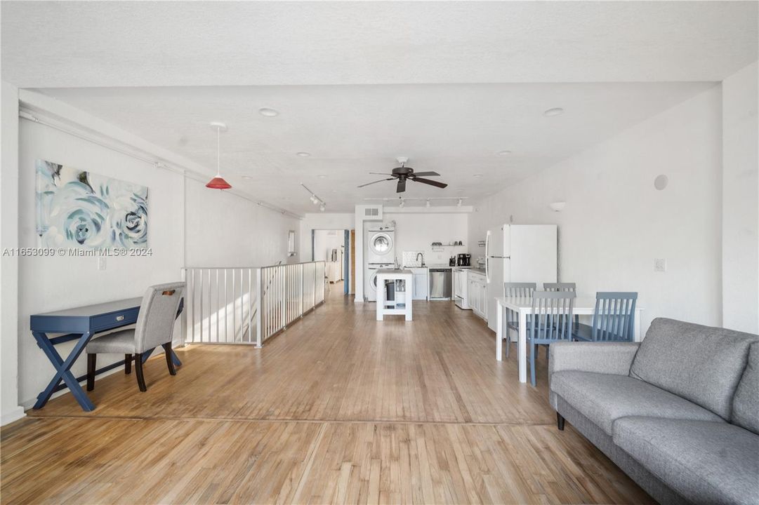 Active With Contract: $1,800 (1 beds, 1 baths, 1780 Square Feet)