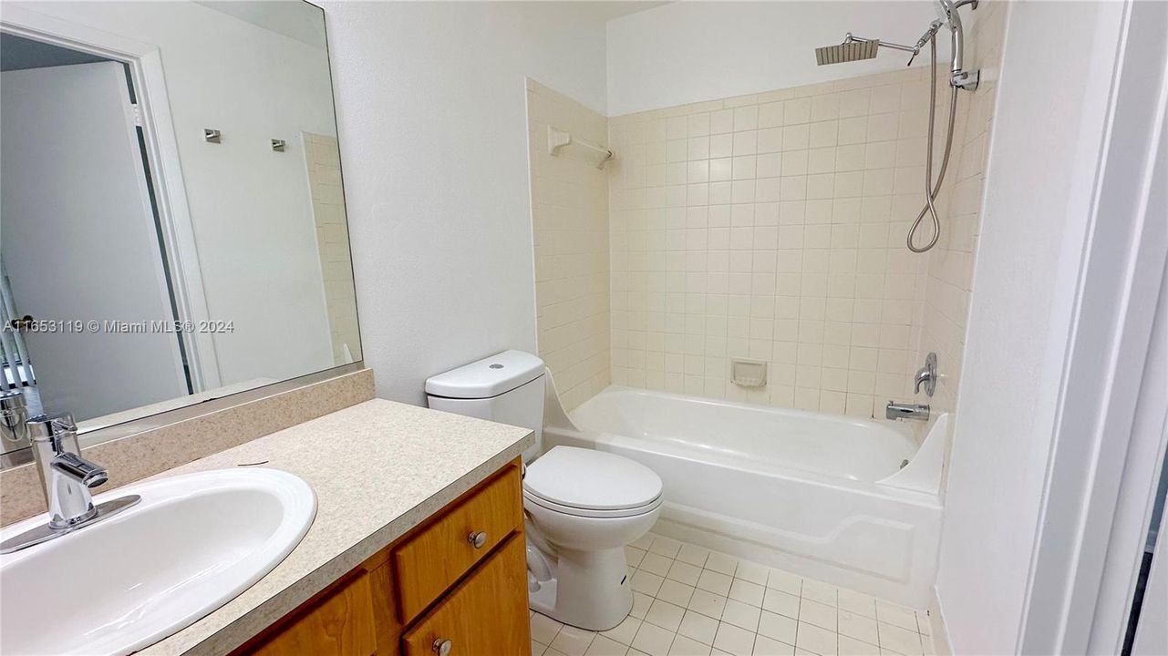 For Rent: $2,100 (2 beds, 2 baths, 858 Square Feet)