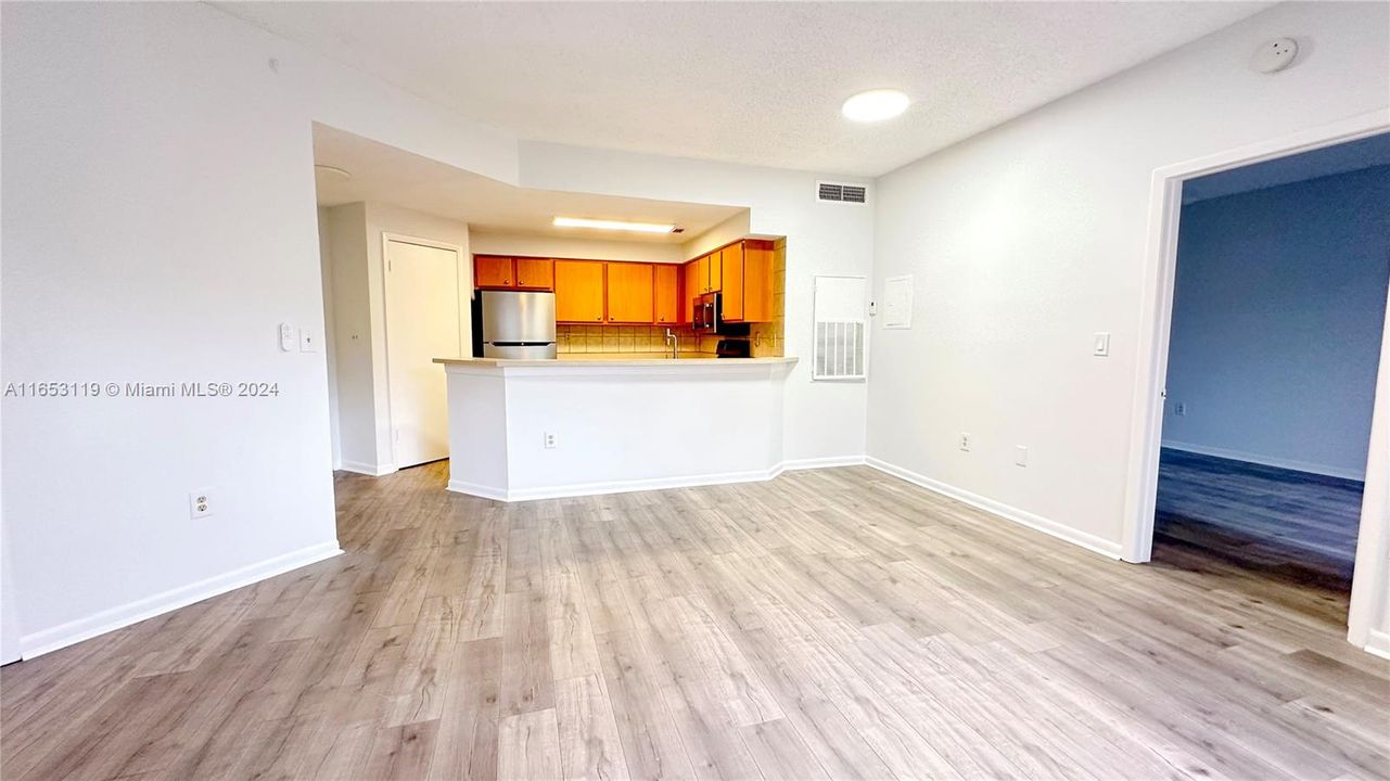 For Rent: $2,100 (2 beds, 2 baths, 858 Square Feet)