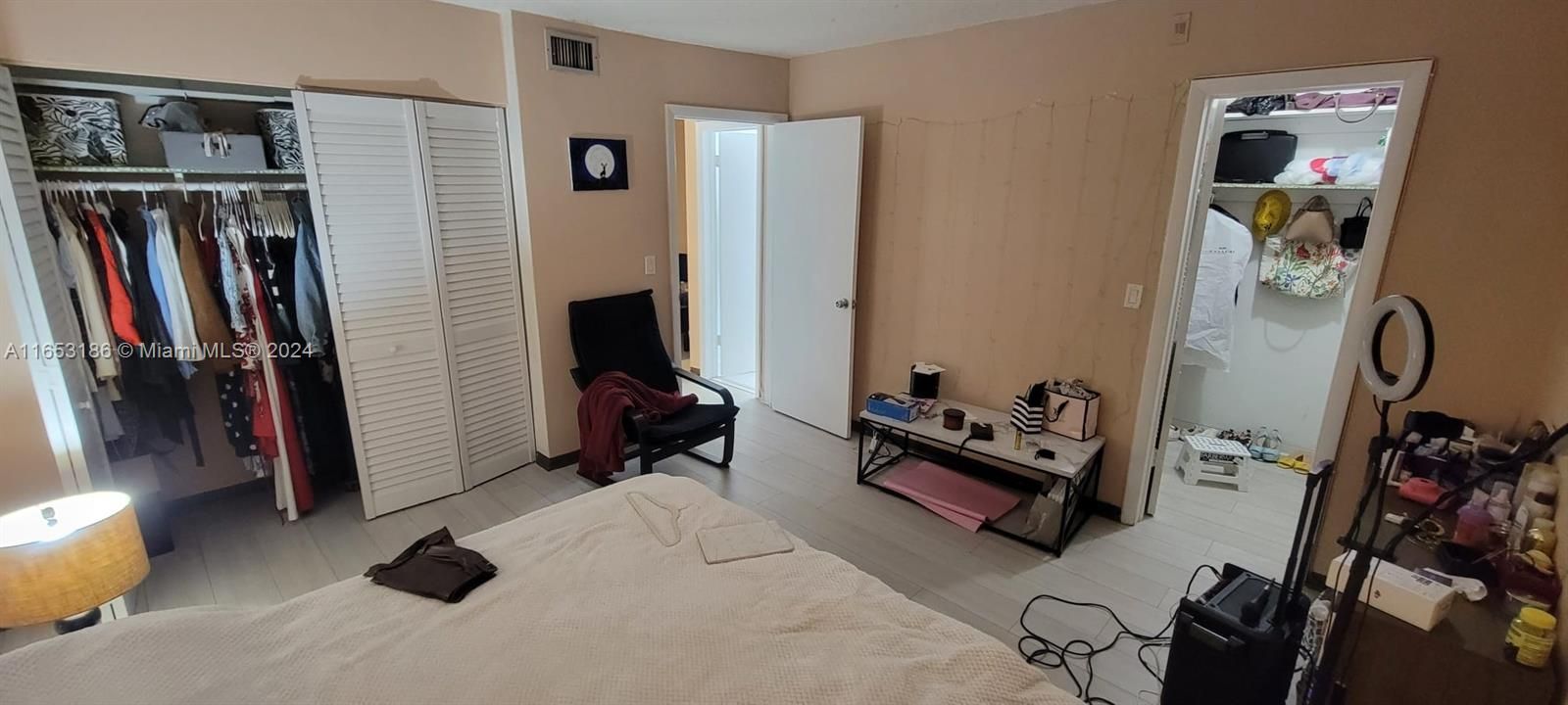 For Sale: $178,000 (1 beds, 1 baths, 620 Square Feet)