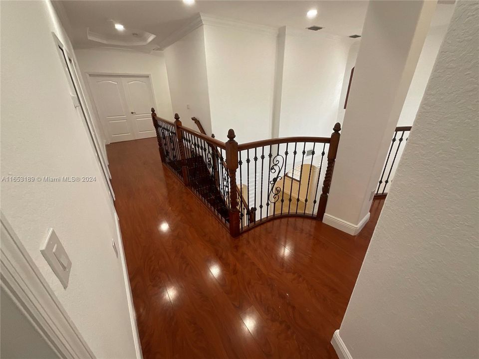 For Rent: $6,500 (5 beds, 4 baths, 3210 Square Feet)