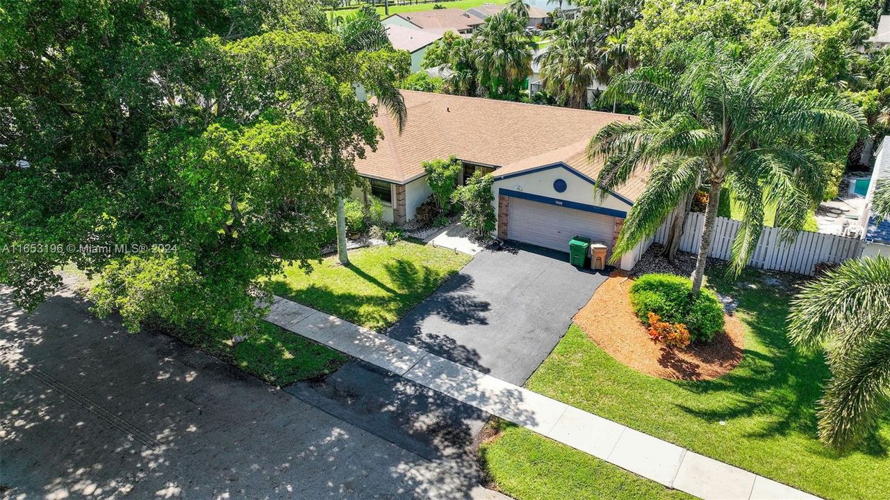 For Sale: $670,000 (4 beds, 2 baths, 1908 Square Feet)