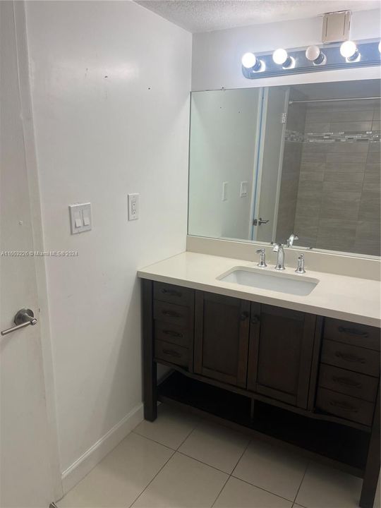 Recientemente alquilado: $1,650 (1 camas, 1 baños, 940 Pies cuadrados)