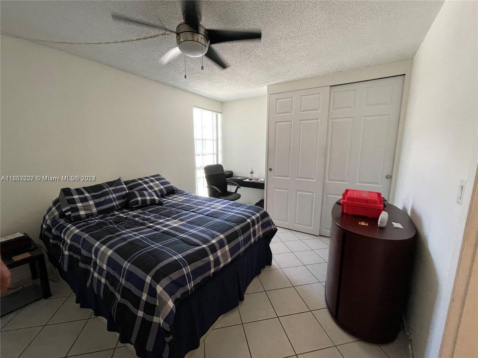 For Sale: $178,000 (1 beds, 1 baths, 513 Square Feet)