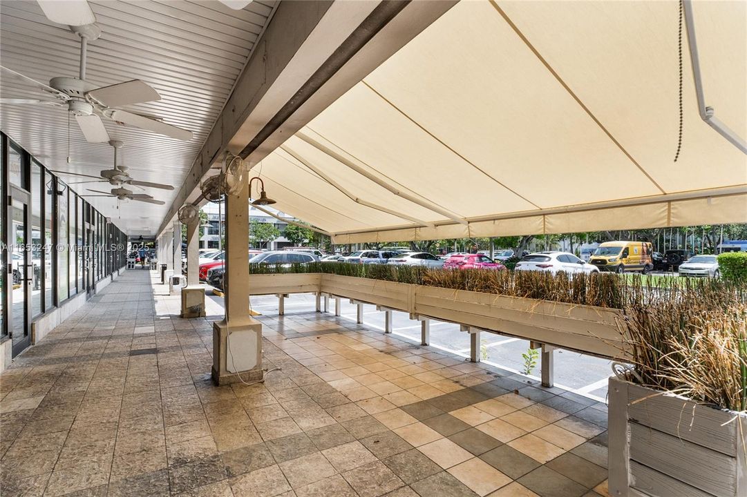 最近售出: $1,975,000 (0 贝兹, 0 浴室, 0 平方英尺)