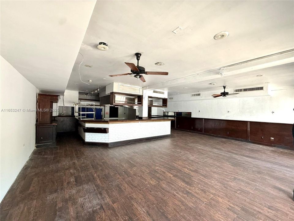 最近售出: $1,975,000 (0 贝兹, 0 浴室, 0 平方英尺)