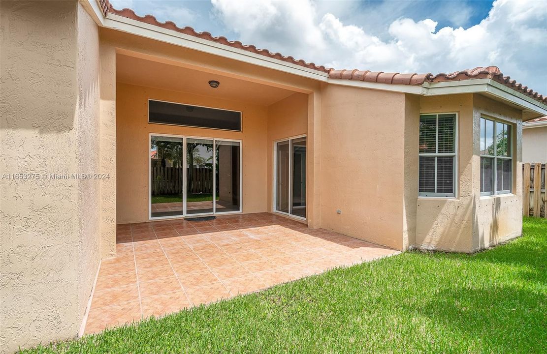 Recently Rented: $4,675 (3 beds, 2 baths, 2549 Square Feet)