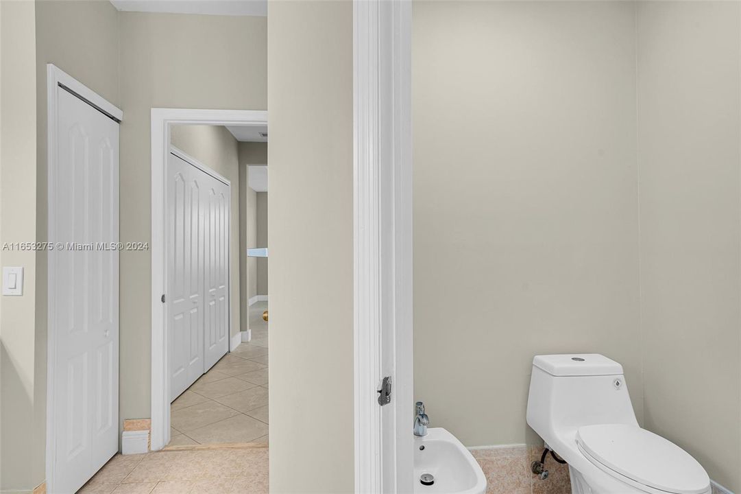 Recently Rented: $4,675 (3 beds, 2 baths, 2549 Square Feet)