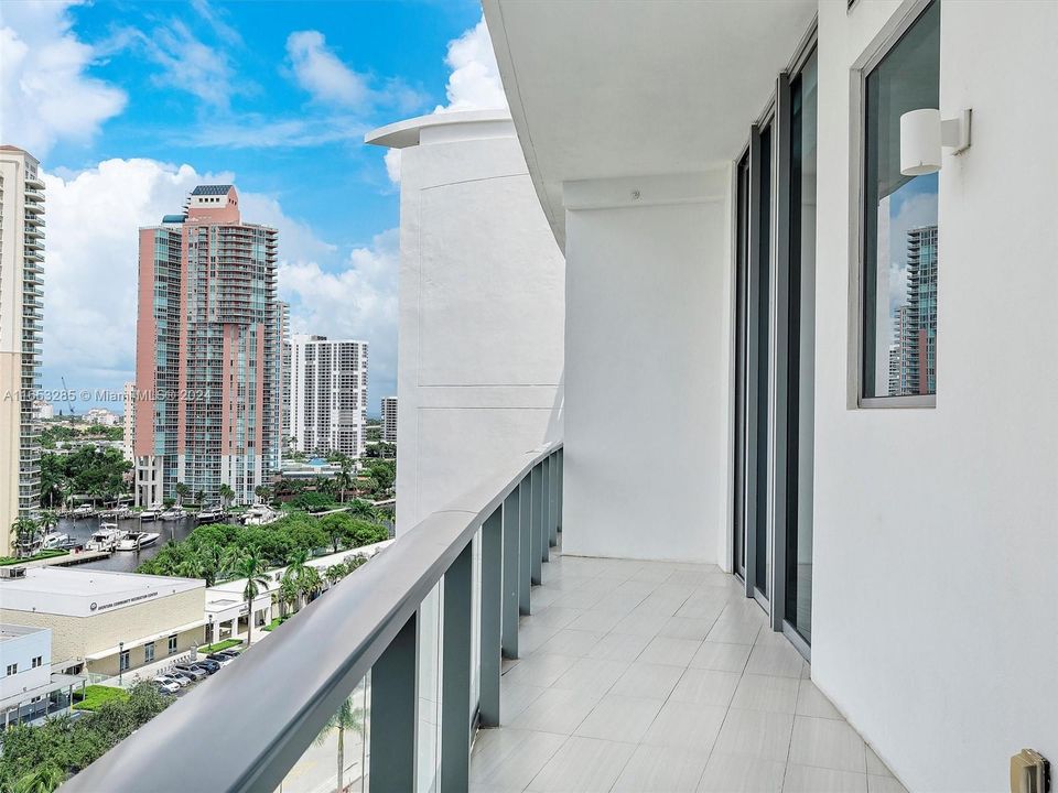 En Venta: $2,395,000 (3 camas, 4 baños, 2307 Pies cuadrados)