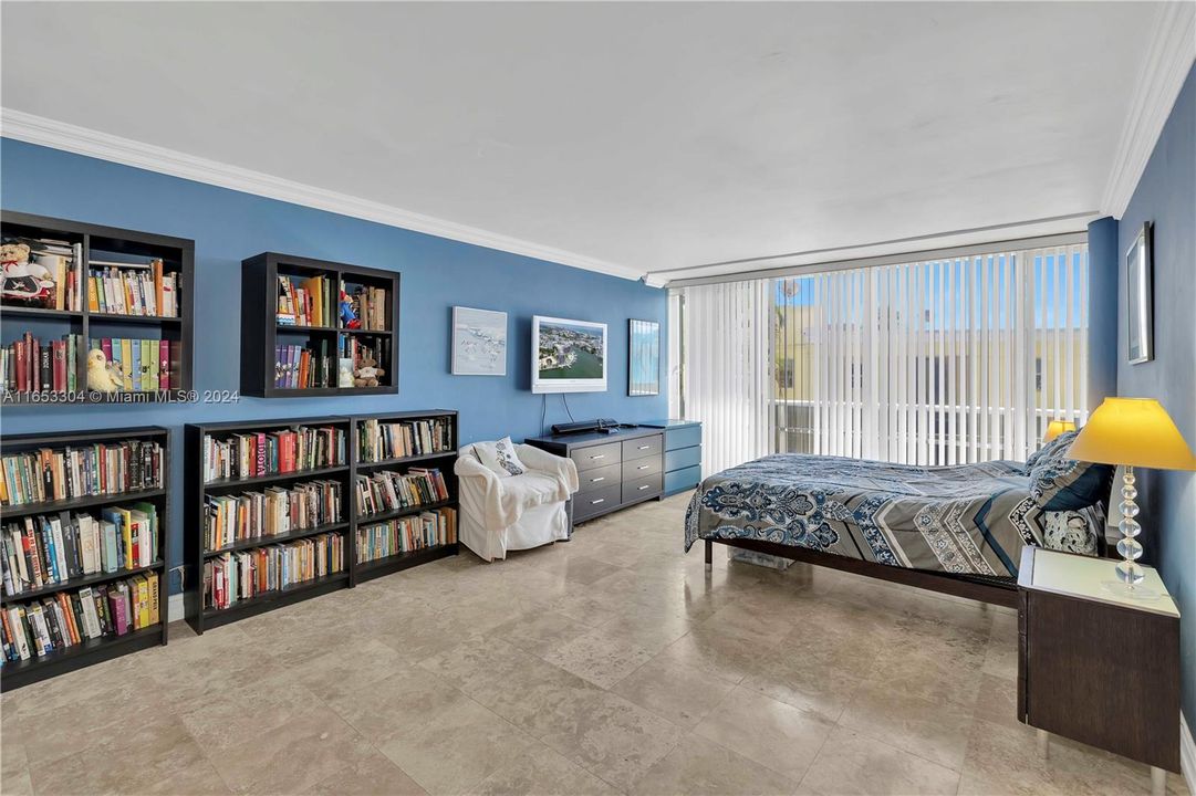 For Sale: $549,900 (2 beds, 2 baths, 1520 Square Feet)