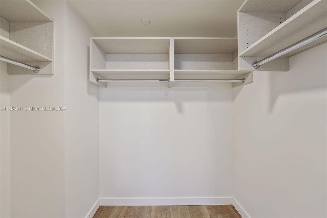 Active With Contract: $4,720 (2 beds, 2 baths, 1309 Square Feet)