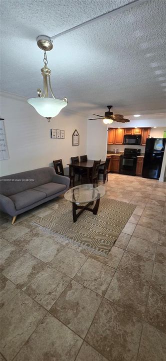 For Sale: $178,000 (1 beds, 1 baths, 665 Square Feet)