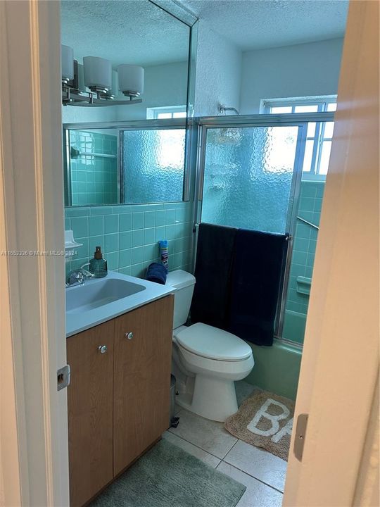 Recently Rented: $2,000 (1 beds, 1 baths, 690 Square Feet)