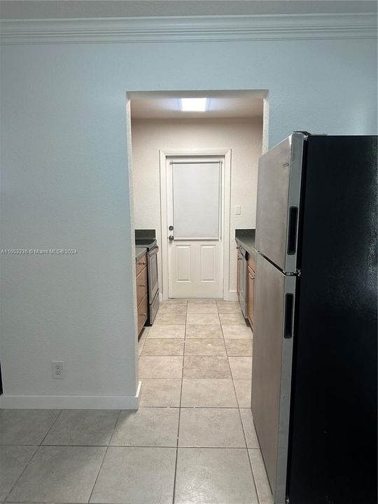 Recently Rented: $2,000 (1 beds, 1 baths, 690 Square Feet)
