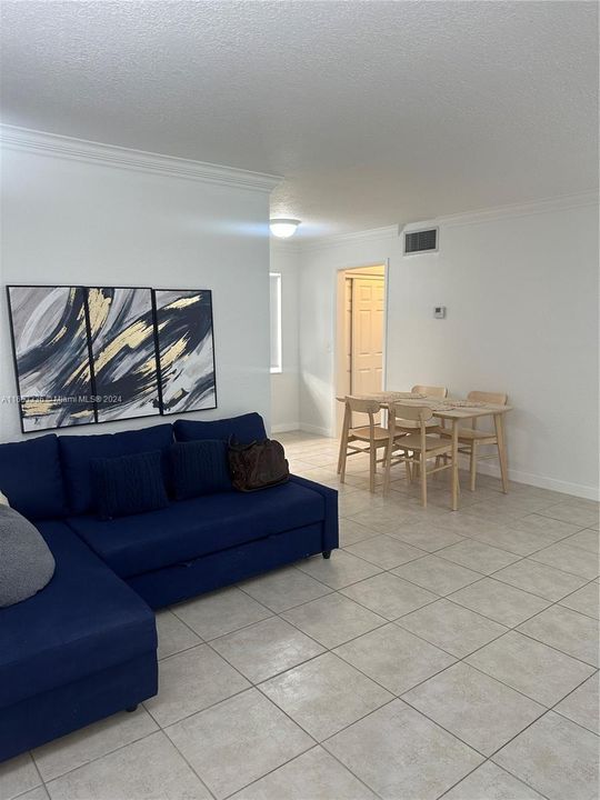 Recently Rented: $2,000 (1 beds, 1 baths, 690 Square Feet)