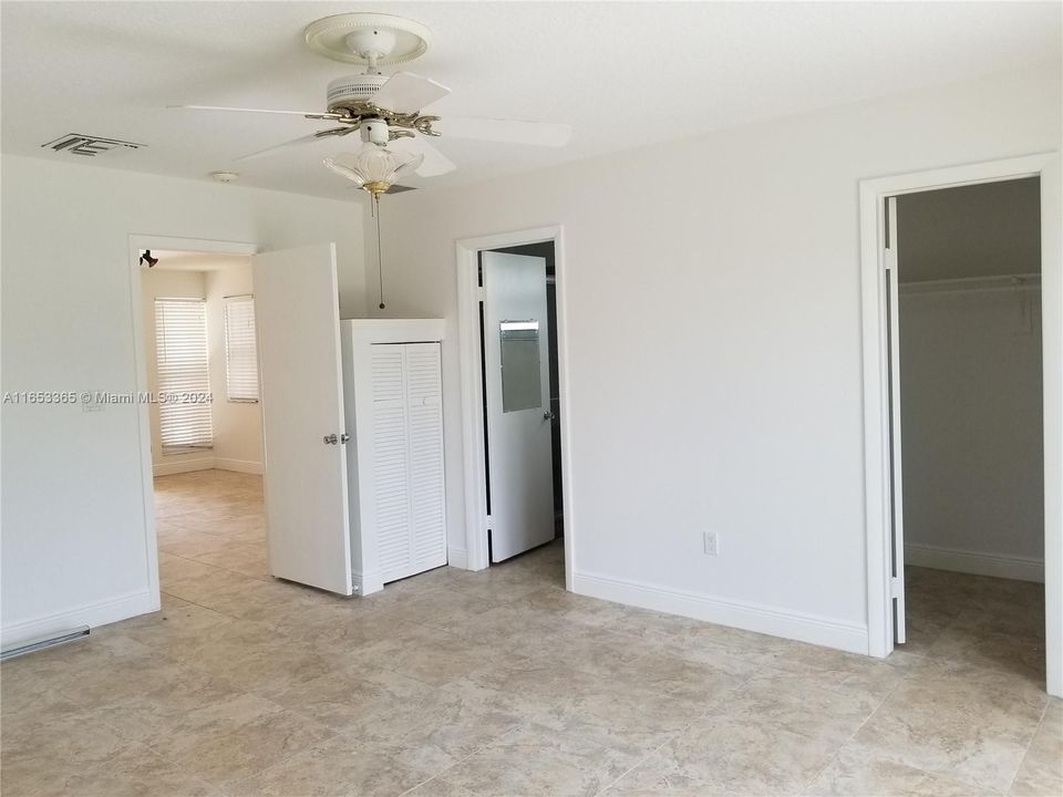 For Rent: $2,200 (1 beds, 1 baths, 640 Square Feet)