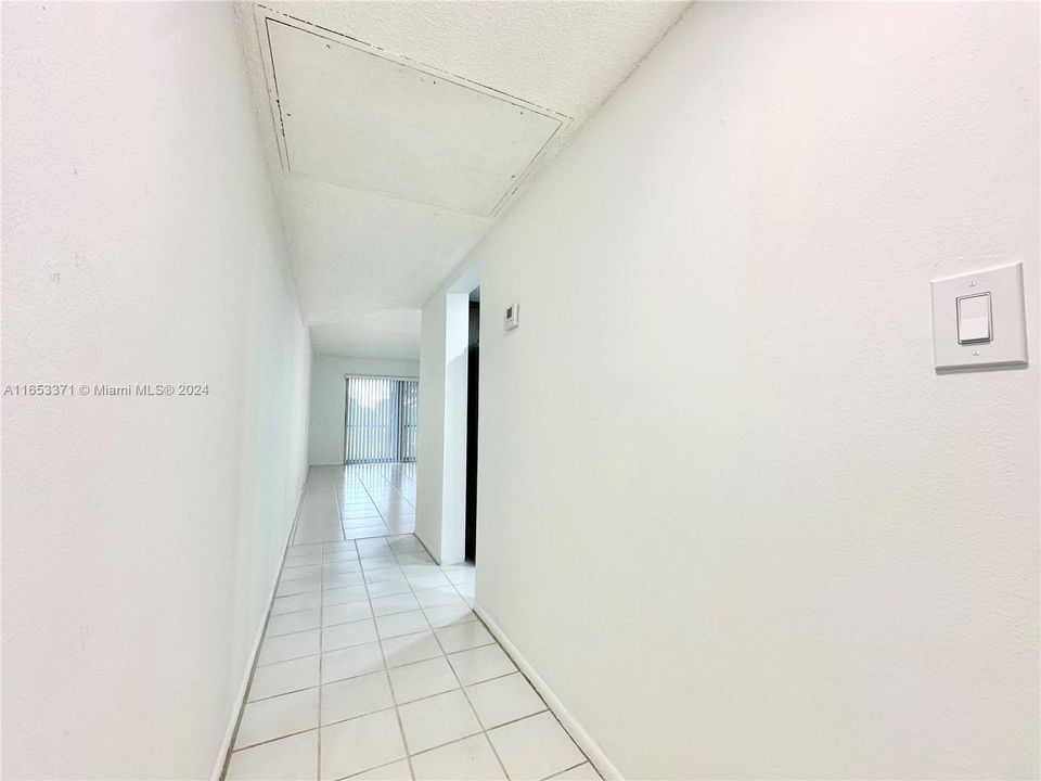 For Rent: $1,690 (1 beds, 1 baths, 750 Square Feet)