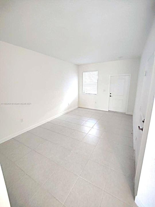 For Rent: $3,000 (3 beds, 2 baths, 1828 Square Feet)