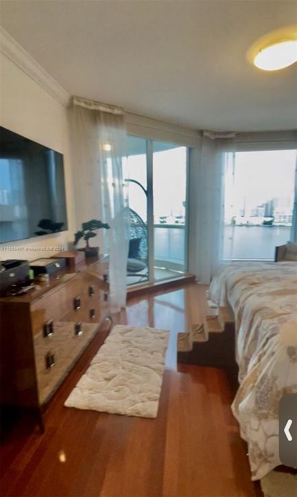 En Venta: $2,100,000 (3 camas, 2 baños, 2030 Pies cuadrados)