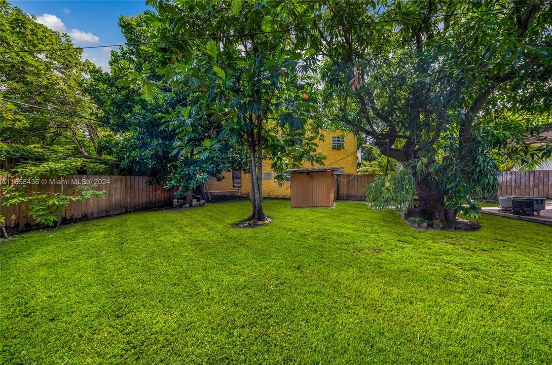 For Sale: $1,800,000 (3 beds, 1 baths, 1256 Square Feet)