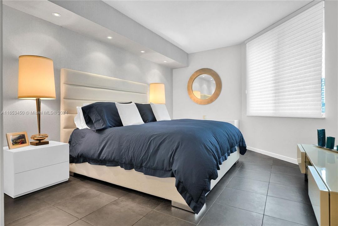 Vendido Recientemente: $725,000 (2 camas, 2 baños, 1227 Pies cuadrados)