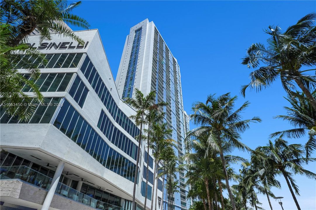 Vendido Recientemente: $725,000 (2 camas, 2 baños, 1227 Pies cuadrados)