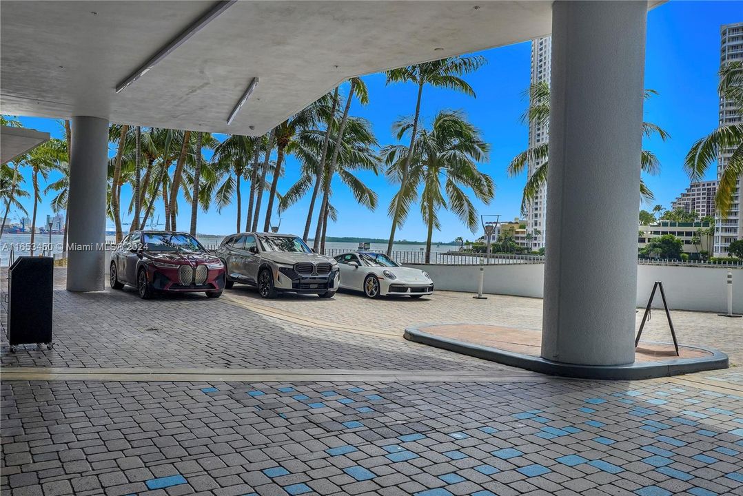 Vendido Recientemente: $725,000 (2 camas, 2 baños, 1227 Pies cuadrados)