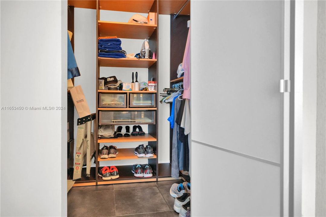 Vendido Recientemente: $725,000 (2 camas, 2 baños, 1227 Pies cuadrados)