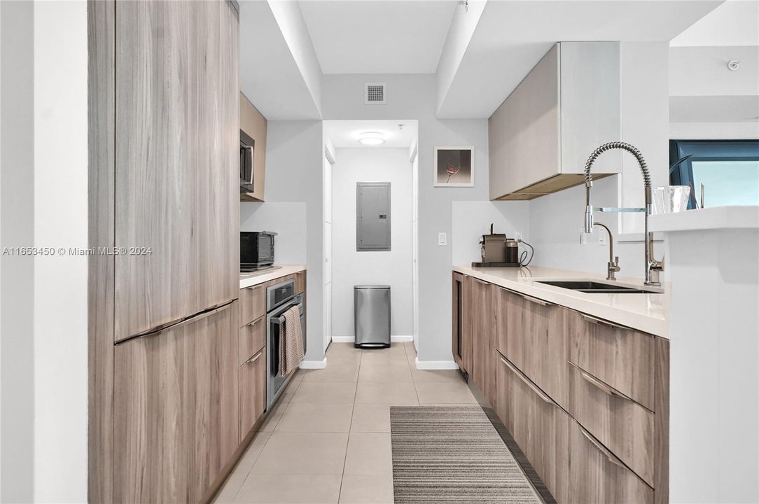 Vendido Recientemente: $725,000 (2 camas, 2 baños, 1227 Pies cuadrados)