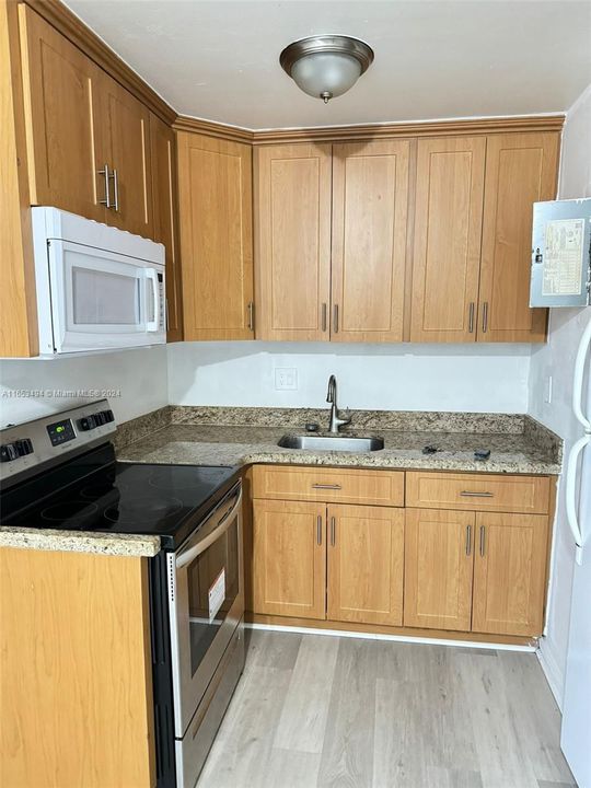 Recently Rented: $1,650 (1 beds, 1 baths, 700 Square Feet)