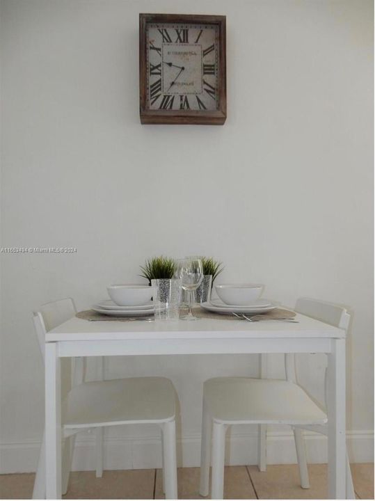 Recently Rented: $1,650 (1 beds, 1 baths, 700 Square Feet)