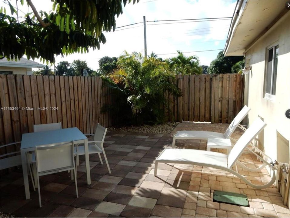 Recently Rented: $1,650 (1 beds, 1 baths, 700 Square Feet)