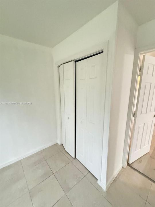 Recently Rented: $1,650 (1 beds, 1 baths, 700 Square Feet)