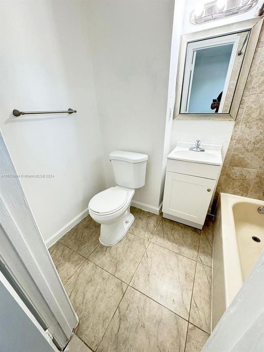 Recently Rented: $1,650 (1 beds, 1 baths, 700 Square Feet)