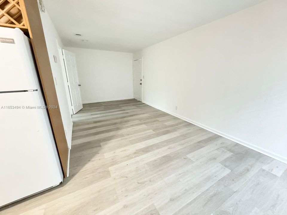 Recently Rented: $1,650 (1 beds, 1 baths, 700 Square Feet)