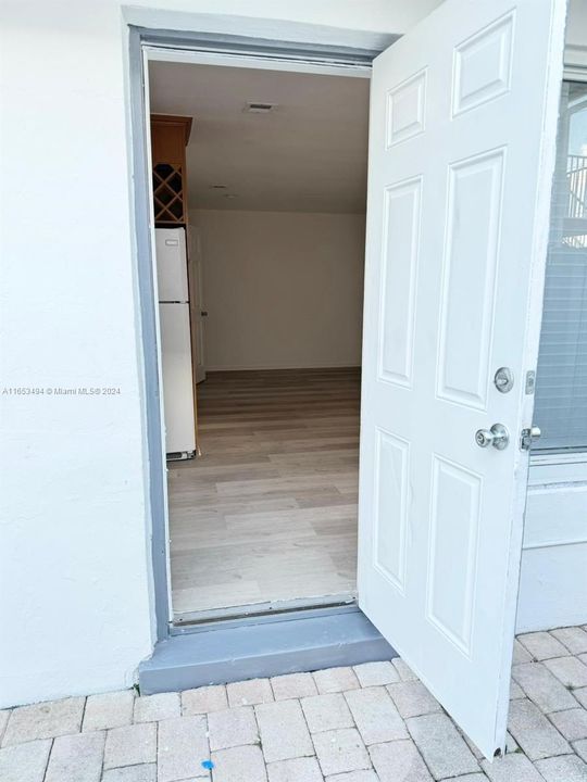 Recently Rented: $1,650 (1 beds, 1 baths, 700 Square Feet)