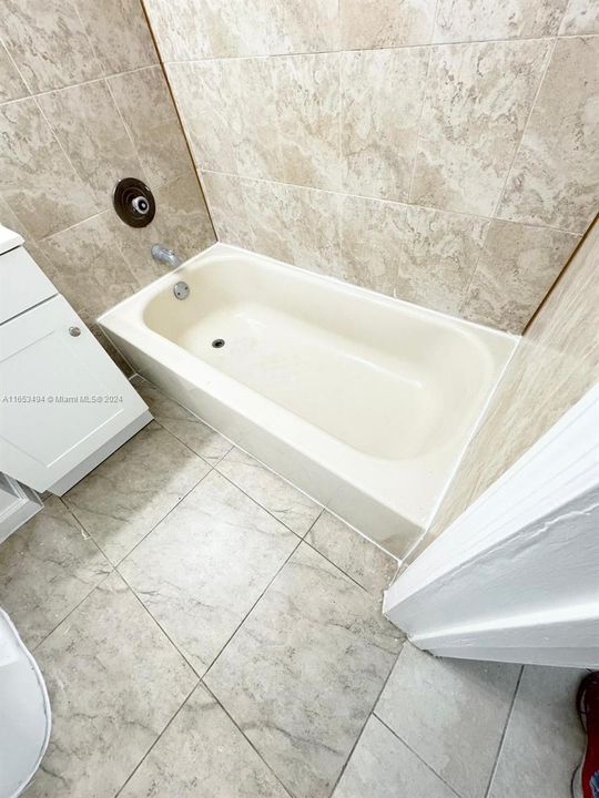 Recently Rented: $1,650 (1 beds, 1 baths, 700 Square Feet)